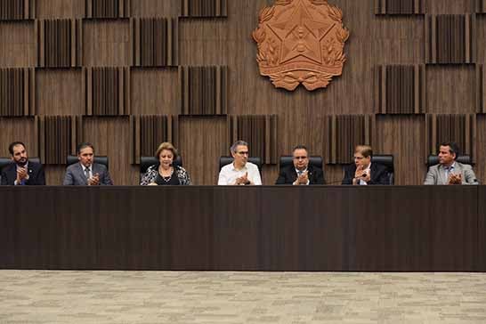 Governo de Minas e municípios firmam acordo de R$ 7 bilhões