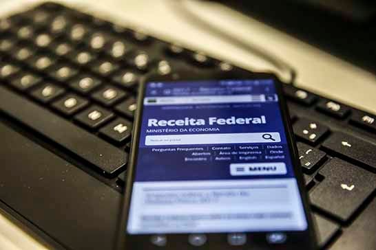 Receita paga hoje restituições de lote residual do Imposto de Renda