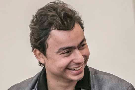 Sempre Um Papo recebe escritor Lucas Guimaraens nesta terça-feira