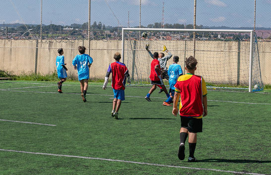 Prefeitura promove treinamentos esportivos no Centro Educacional Pedro Bispo