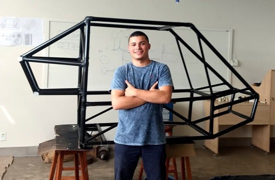 Alunos do Uniaraxá participam de Competição Automobilística