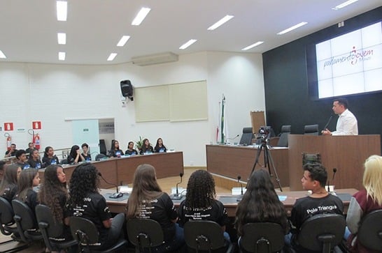 Câmara recebe Plenária Municipal do Parlamento Jovem