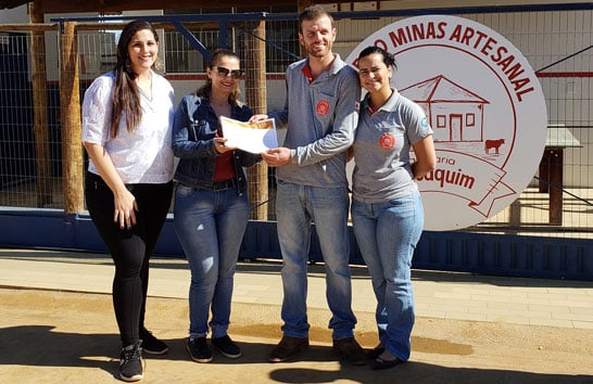 Produtores de queijo Minas artesanal comemoram selo que permite venda em todo o país