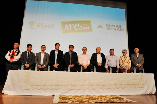 Prefeitura, Governo de Minas e McCain assinam protocolo de intenções para instalação da fábrica em Araxá
