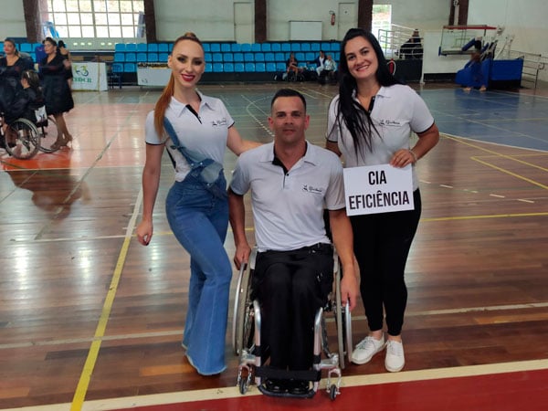 Atletas araxaenses retornam de campeonato brasileiro de dança com excelentes resultados