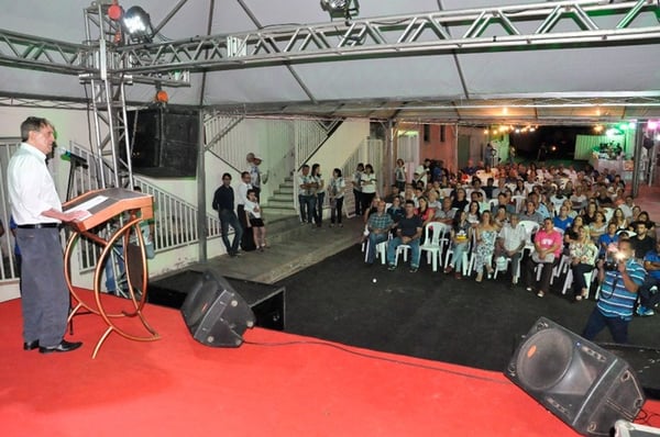 Prefeitura inaugura a Praça da Igreja Nossa Senhora Aparecida, no bairro Alvorada