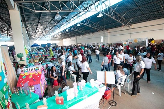 1ª Mostra Educacional de Araxá recebe visita do prefeito Aracely
