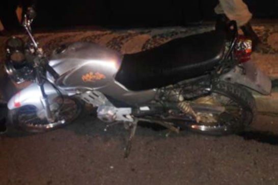 PM recupera motocicleta furtada e apreende adolescente por receptação