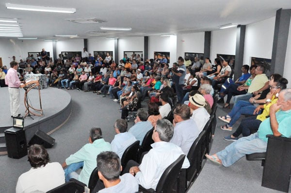 Prefeitura entrega escrituras para mais 80 famílias de Araxá