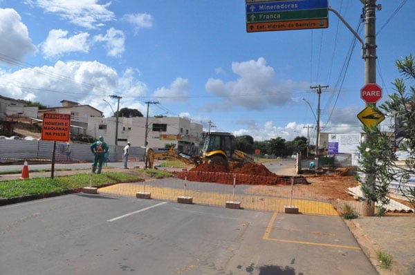 Intervenções são realizadas em área impactada pela obra do viaduto da rua Uberaba