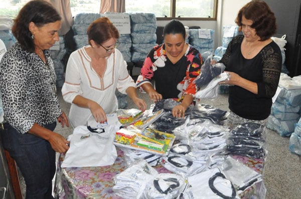 Prefeitura distribuirá material escolar e uniformes para alunos carentes