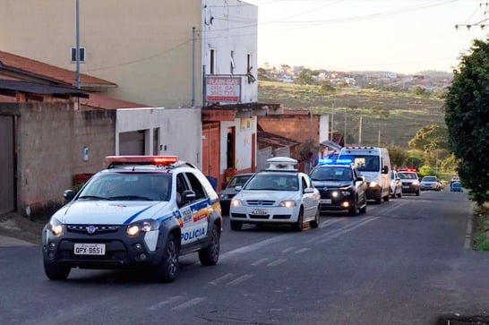 Carreata de forças de segurança percorre Araxá para orientar a população sobre os cuidados contra o Coronavírus
