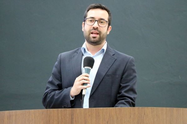 Raphael Rios destaca reforma da Escola Aziz J. Chaer