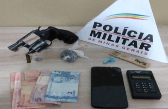 PM prende cinco pessoas em festa por envolvimento com o tráfico