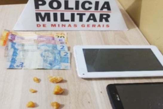PM prende suspeito de tráfico no bairro Francisco Duarte