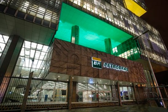 Petrobras reduz produção de petróleo e gastos com pessoal