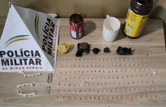 PM apreende crack e maconha em imóvel abandonado no Bom Jesus