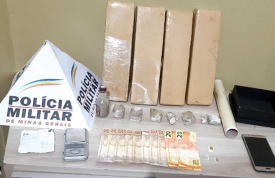 Polícia Militar apreende mais de 4 quilos de maconha