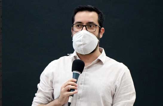 Raphael Rios cobra informações sobre atividades nas áreas de educação e saúde durante a pandemia