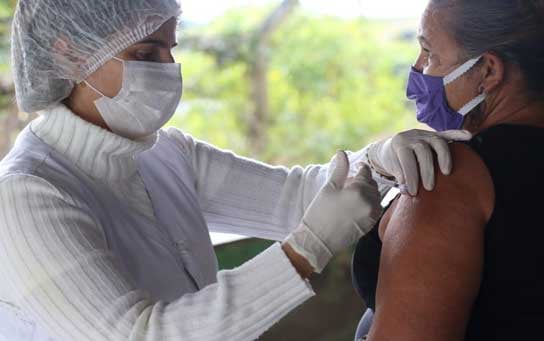 Governos afastam necessidade de cartão para vacinação de covid-19