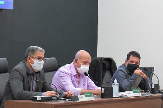 Dois servidores se infectam com Covid-19 e reunião da Câmara é adiada; vereadores, servidores e assessores passam por testes