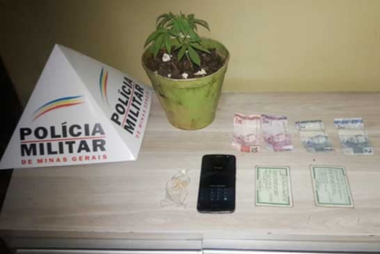 PM apreende drogas no bairro Francisco Duarte