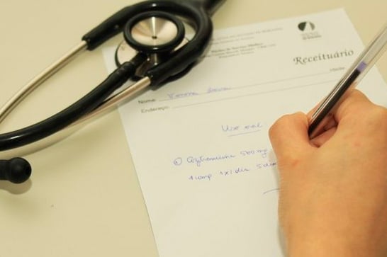 Lei sobre validade indeterminada de receitas médicas ou odontológicas é sancionada