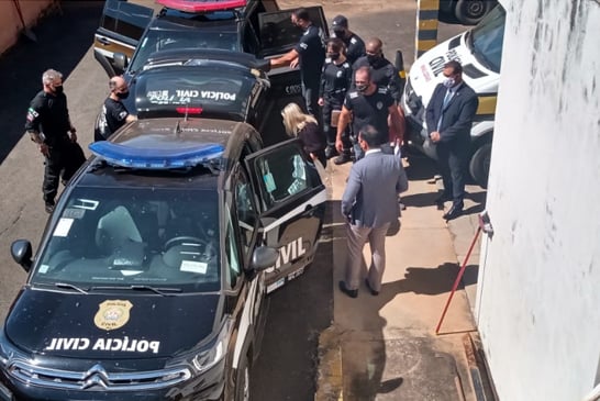 Investigação de desvio de dinheiro público em Araxá: Ex-secretária de Governo, assessores e sócios de empresa de transporte são presos pela Polícia Civil