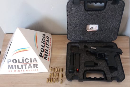 Homem atira na própria mão e tem arma apreendida