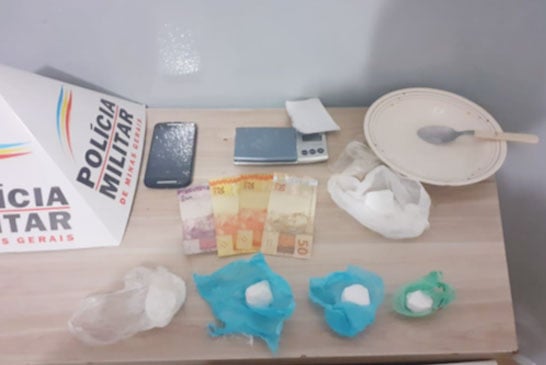 PM prende quatro pessoas por envolvimento com o tráfico de drogas no São Geraldo