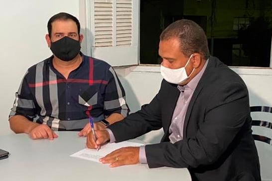 PTB lança empresário Sérgio Chaer para prefeito e advogado Jean Carlo para vice