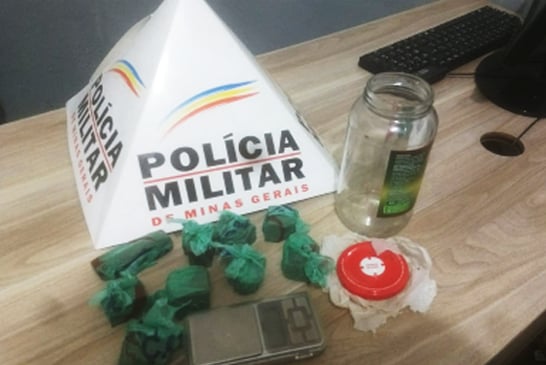 PM apreende maconha no bairro Vila Mayor