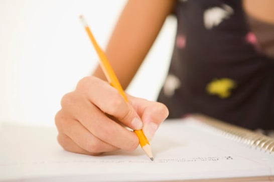 Curso gratuito de redação do Enem para estudantes da rede pública de Araxá
