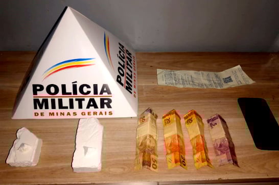 Menor é apreendido com cocaína durante abordagem em ônibus