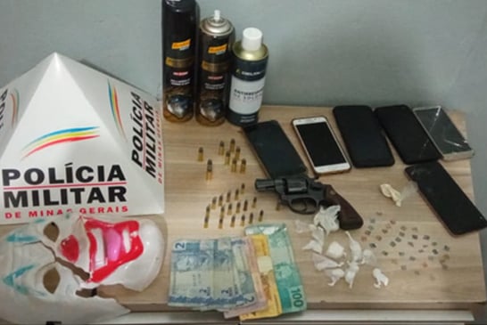 PM apreende drogas, armas e munições em baile funk na zona rural; adolescente e jovens são detidos