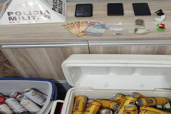 PM apreende drogas, prende várias pessoas e acaba com festa em meio à pandemia