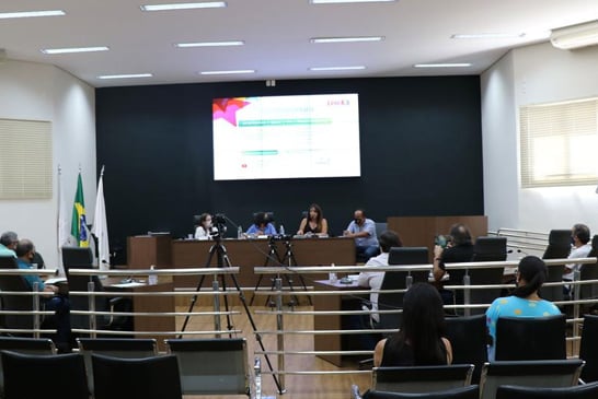 Fórum Comunitário esclarece situação de servidores da Educação que não tiveram contratos renovados