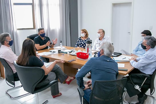 Prefeitura recebe diretoria da Santa Casa