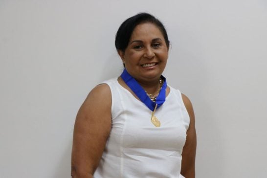 Ligia Souza é homenageada com Medalha Leonilda Montandon pelo vereador Raphael Rios
