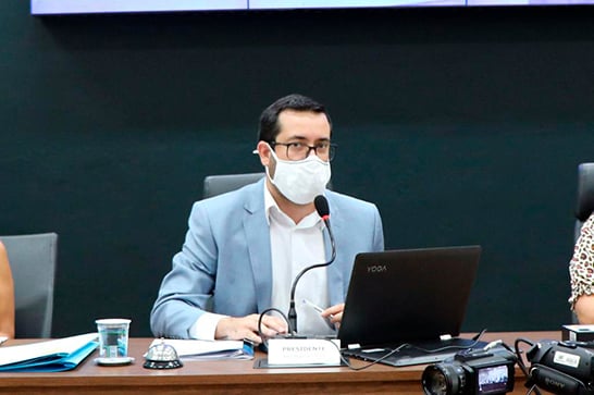 Raphael Rios apresenta projeto de lei que diminui a burocracia para os autistas