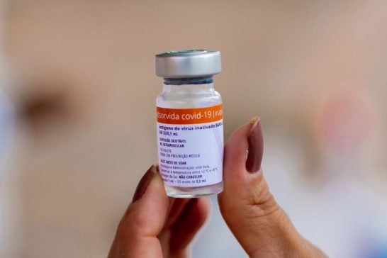 Araxá prossegue com vacinação nesta quinta para idosos de 69 anos e aplica 2ª dose para grupo de 75 a 79 anos