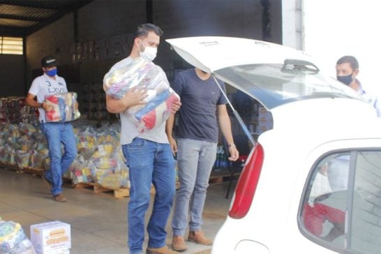 Prefeitura realiza mutirão de entrega de 800 cestas para combate à fome na pandemia