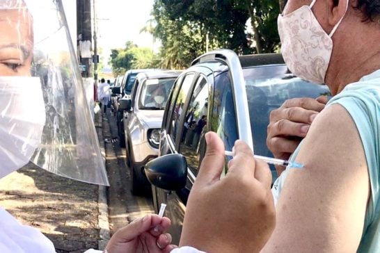 Vacinas em estoque são obrigatoriamente destinadas para 2ª dose