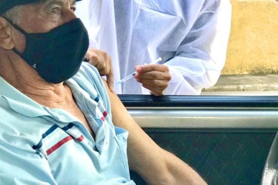 Araxá vacina a 2ª dose em idosos de 70+ na quinta