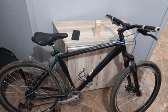 PM prende jovem por roubo a estabelecimento comercial