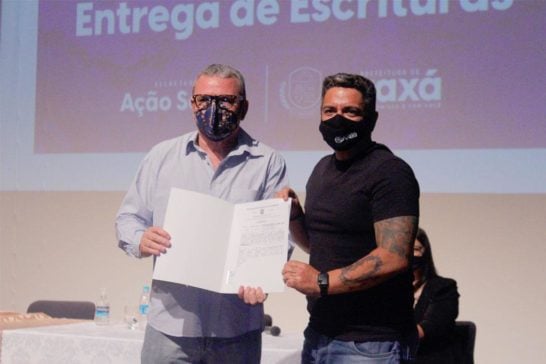 Prefeitura de Araxá realiza entrega de escrituras de imóveis