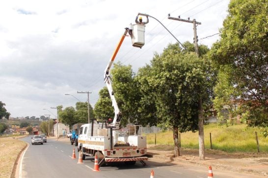 Prefeitura intensifica trabalho e reduz demanda reprimida de iluminação pública