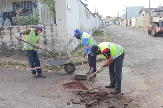 Operação da prefeitura tapa mais de 7,5 mil buracos entre janeiro e maio