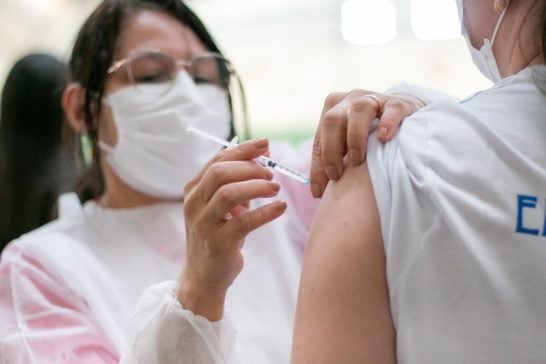 Prefeitura retoma vacinação contra a Covid-19 nesta quinta e sexta