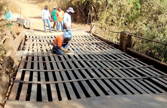Prefeitura conclui reforma da ponte sobre o Córrego do Marmelo